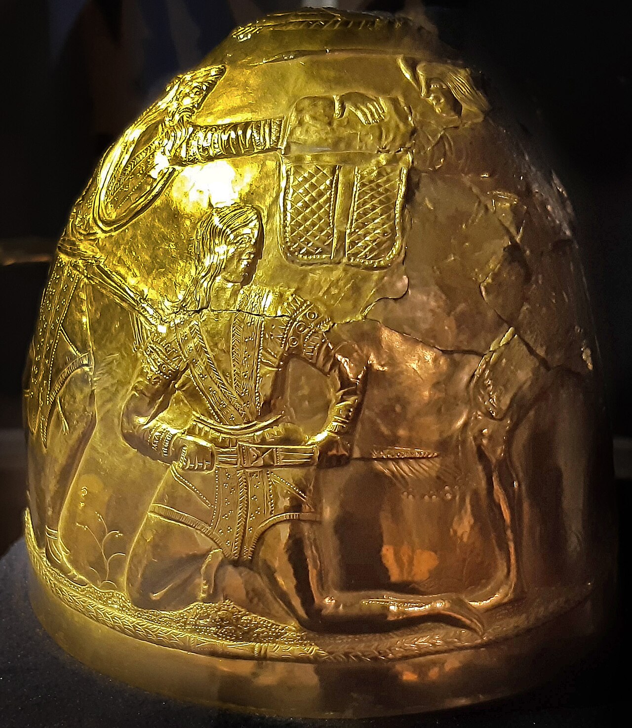 The Golden Helmet of Perederiyeva Mohyla